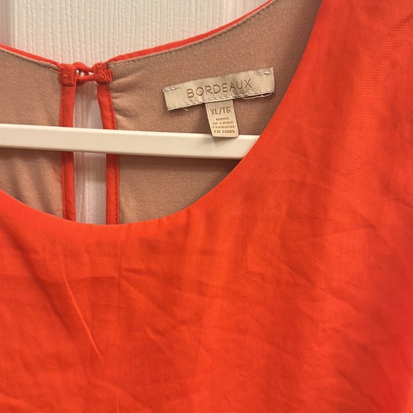 BORDEAUX women’s split color sleeveless top - Picture 2 of 8